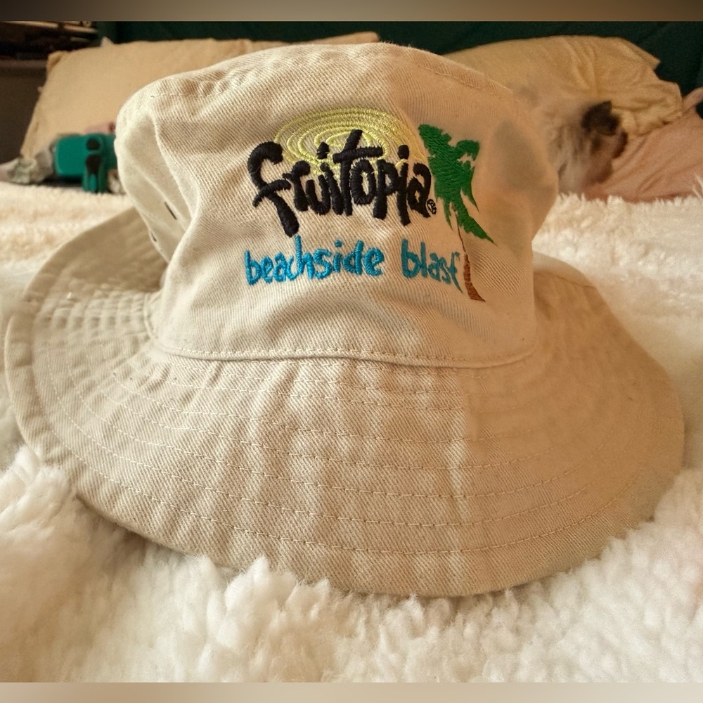 VINTAGE 90s Fruitopia "Beachside Blast" Bucket Hat